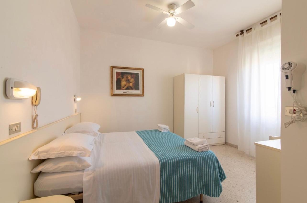 Hotel Miro Cattolica Bagian luar foto